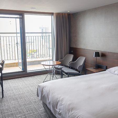 Hotel With City Jeju Buitenkant foto