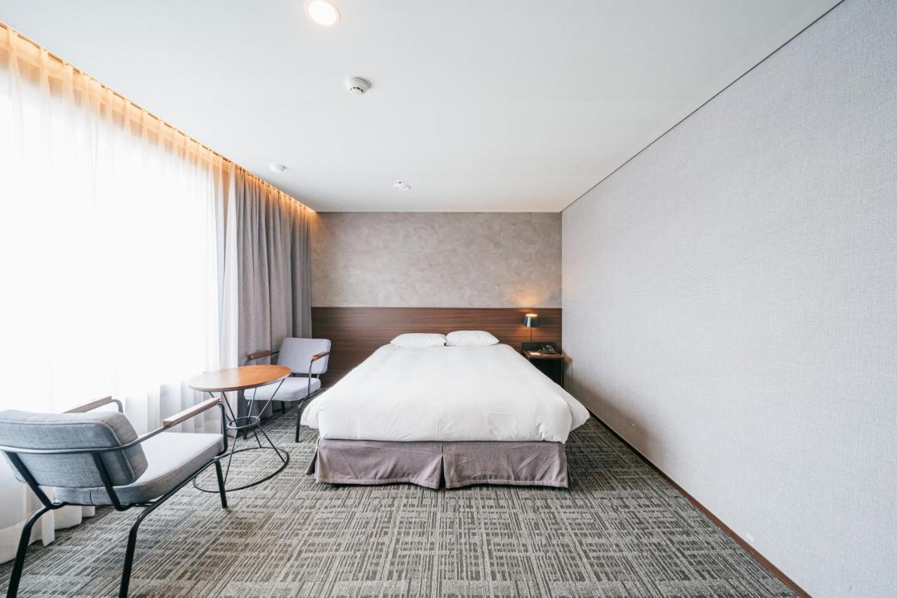 Hotel With City Jeju Buitenkant foto